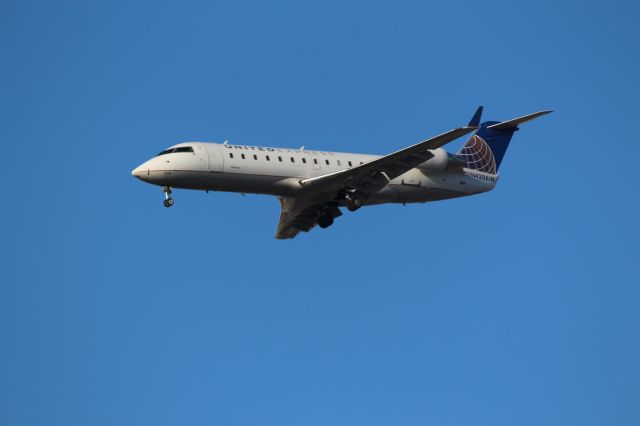 Canadair Regional Jet CRJ-200 (N428AW) - Landing 28C