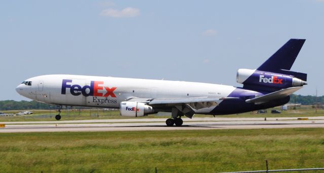 McDonnell Douglas DC-10 (N316FE) - Arriving runway 36L of Memphis International