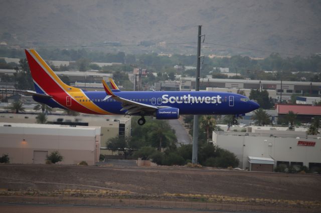 Boeing 737-800 (N8684F)