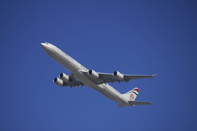 Airbus A340-600 (A6-EHK) - Photo taken on my balcony towards the end of there service to Sydney.