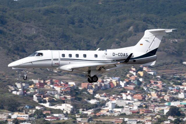 Embraer Phenom 300 (D-CDAS)