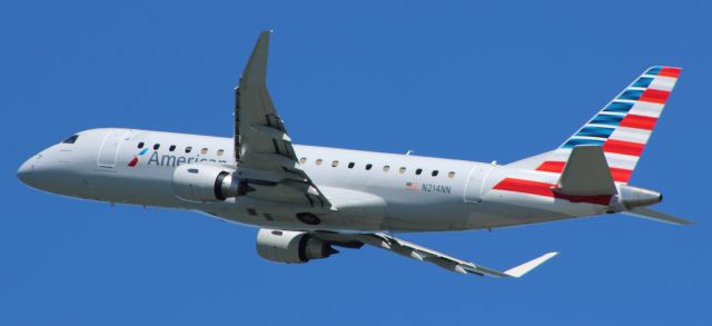 Embraer 175 (N217NN) - 7-19-16