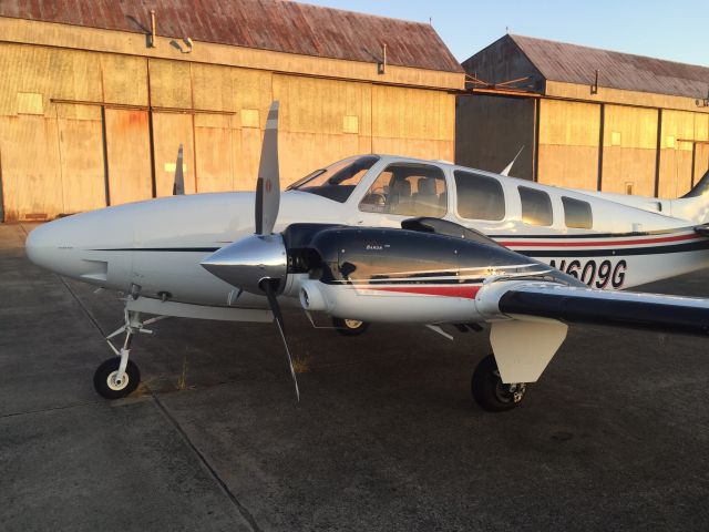 Beechcraft Baron (58) (N609G)