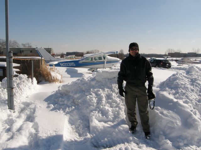 Cessna Skylane (N21315) - Snowed in