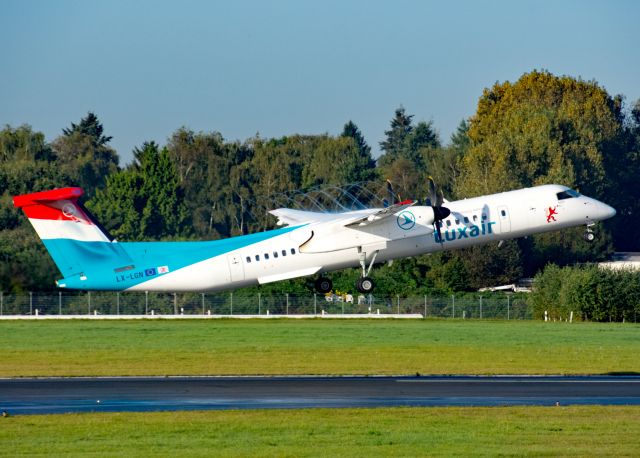 de Havilland Dash 8-400 (LX-LGN)