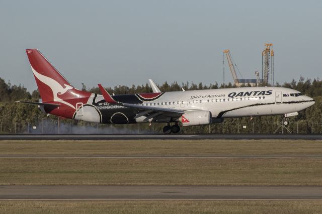 Boeing 737-800 (VH-XZJ) - Meendooworrgi smoking on touchdown