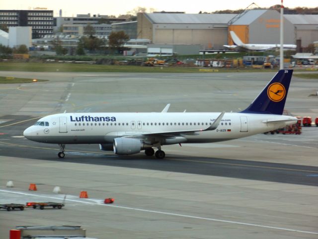 Airbus A320 (D-AIZR)