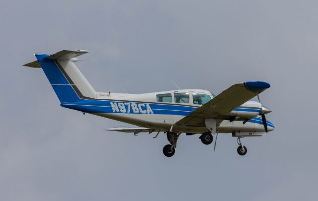 Beechcraft Duchess (N976CA)