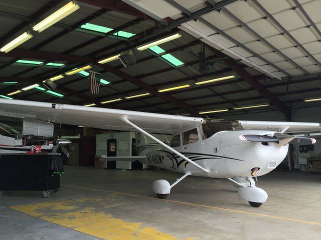 Cessna Skyhawk (N746DW)