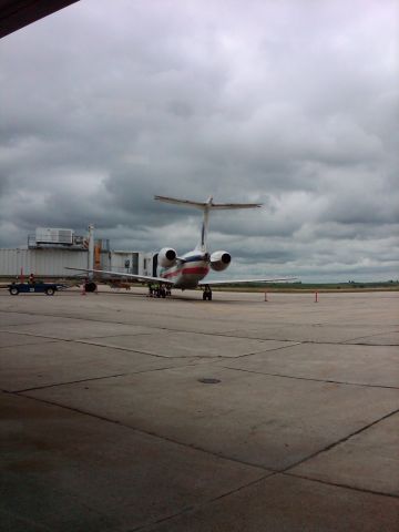 Embraer ERJ-135 (N381SK)