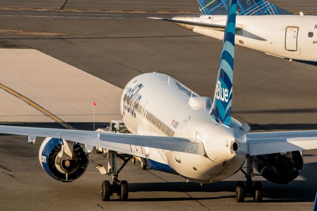 Airbus A220-300 (N3058J)