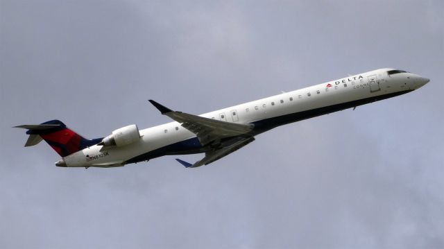 Canadair Regional Jet CRJ-900 (N810SK) - N810SK Delta Connection Canadair CRJ-900 br /8.4 yearsbr /23-Mar-2015 CRJ9/L San Jose Intl (KSJC) Los Angeles Intl (KLAX) 10:38 PDT 11:35 PDT 0:57