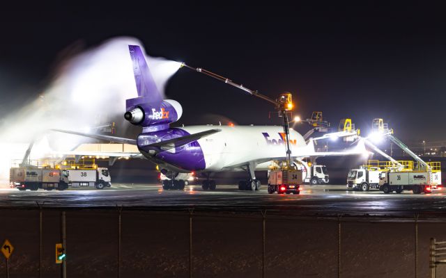 McDonnell Douglas DC-10 (N318FE)