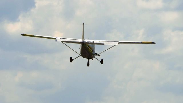 Cessna Skyhawk (N1424V)