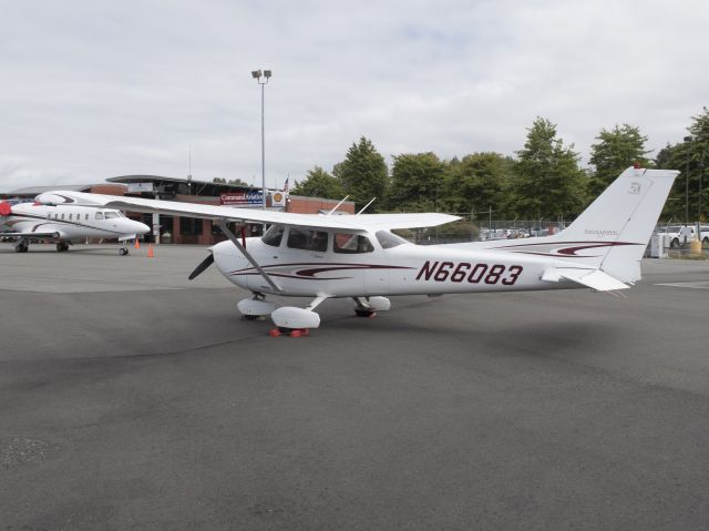 Cessna Skyhawk (N66083) - 6 AUG 2016.