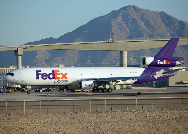 Boeing MD-11 (N590FE)