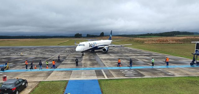 EMBRAER ERJ-190-400 (PR-AUF) - Embarcando para Viracopos.