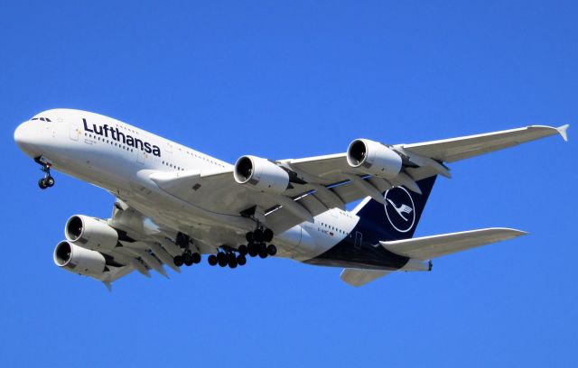 Airbus A380-800 (D-AIMC)