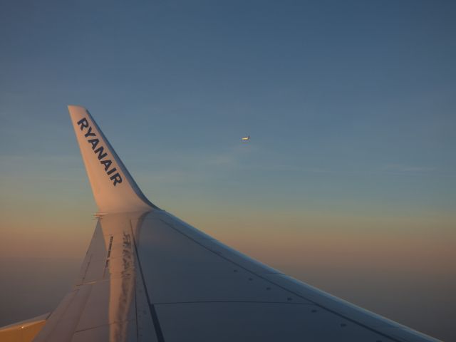 Boeing 737-800 (EI-FRV)