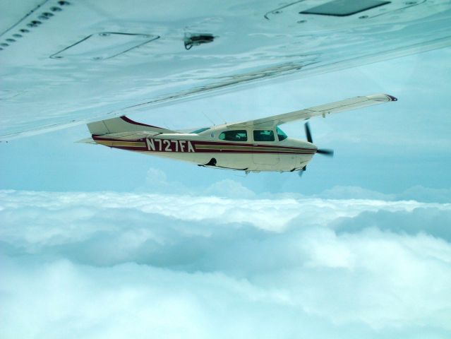 Cessna T210 Turbo Centurion (N727FA) - Centurion flight of 2 south of KFLD enroute to KMKL