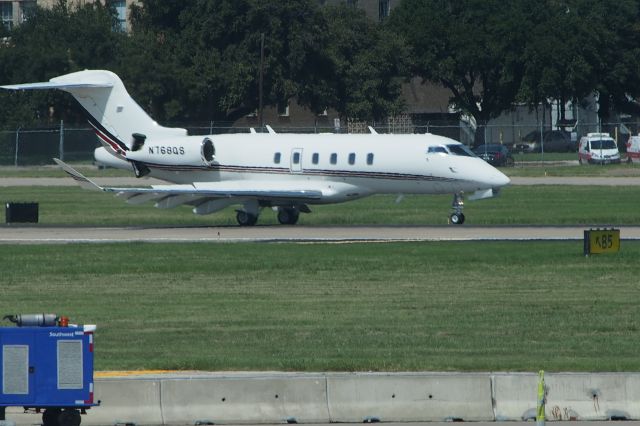 Canadair Challenger 350 (N768QS)