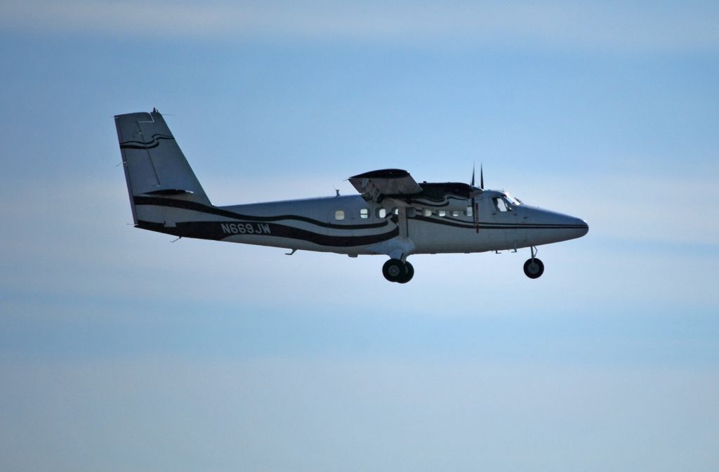 De Havilland Canada Twin Otter (N669JW)