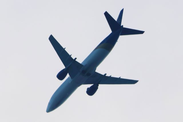 Airbus A330-300 (D-ANRD) - D-ANRD Airbus A-330-941N Condor Flugdienst DE2406 De Frankfurt FRA vers Toronto YYZ Altitude 11582 Mètres Vitesse 834 Km/H Survolant la ville de Lavaltrie QC. le 29-05-2024 à 17:45