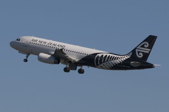 Airbus A320 (ZK-OJF) - Departing Brisbanes runway 19