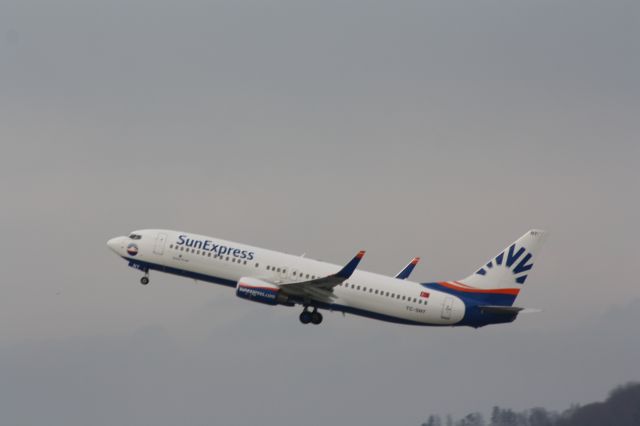 Boeing 737-800 (TC-SNT)
