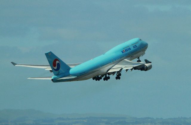 Boeing 747-400 (HL7493)