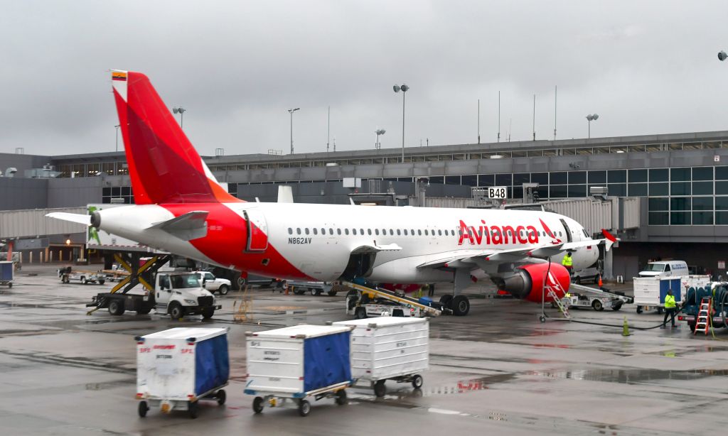 Airbus A320 (N862AV) - Avianca Airbus A320-214 N862AV in Washington Dulles