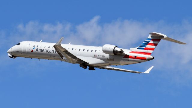 Canadair Regional Jet CRJ-700 (N726SK)