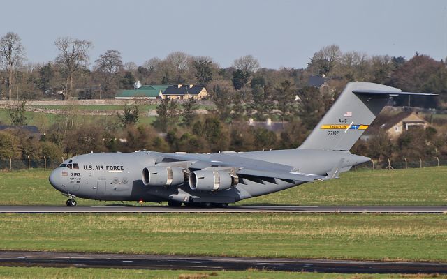 07-7187 — - rch549 usaf c-17a 07-7187 landing at shannon 5/3/19.