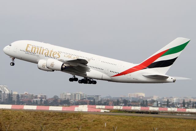 Airbus A380-800 (A6-EDZ)