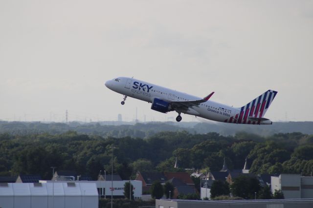 Airbus A320 (SX-CHG)
