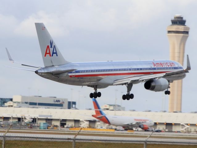 Boeing 757-200 (N679AN)