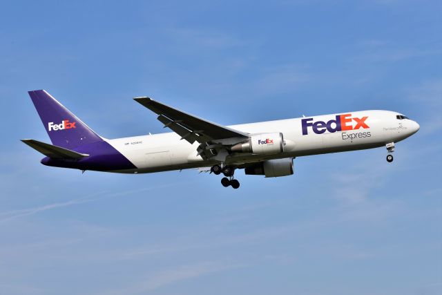BOEING 767-300 (N298FE) - 09-30-21 5-R