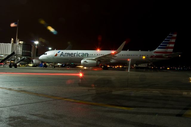 Airbus A321 (N104NN) - AA4 diversion from JFK . 2nd ever photo of N104NN on FlightAware.Com !