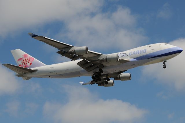 Boeing 747-400 (B-18701)