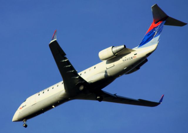 Canadair Regional Jet CRJ-100 (N441SW) - On Final 30-L, Between downtown San Jose, Ca and KSJC