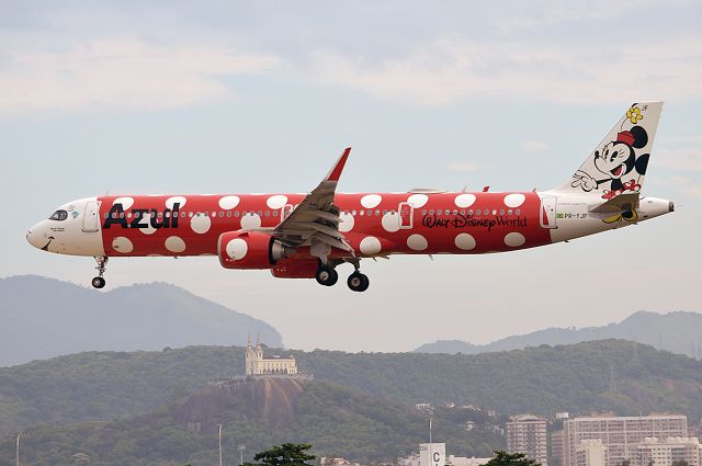 Airbus A320 (PR-YJF)