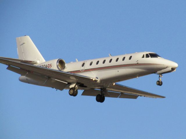 Cessna Citation Sovereign (N306QS) - Landing RWY 20R