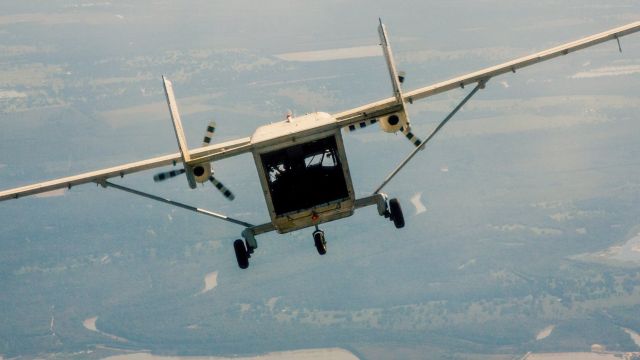 Short Skyvan (N58LA) - Descending after dropping a world record skydiving group with a Twin Otter in trail. 