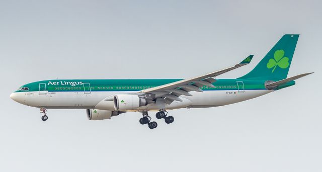 Airbus A330-200 (EI-DUO) - EIN145 about to cross Sepulveda Blvd and down to runway 24R at LAX, arriving from Dublin