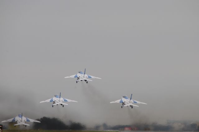 KAWASAKI T-4 — - Nov.02.2016br /JASDF Blue Impuls at Iruma Air Base !!