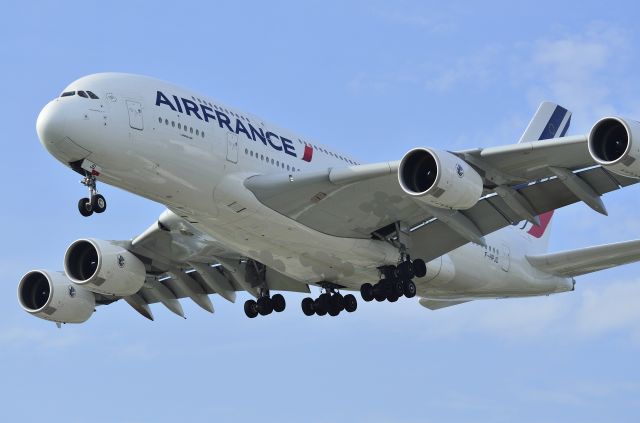 Airbus A380-800 —