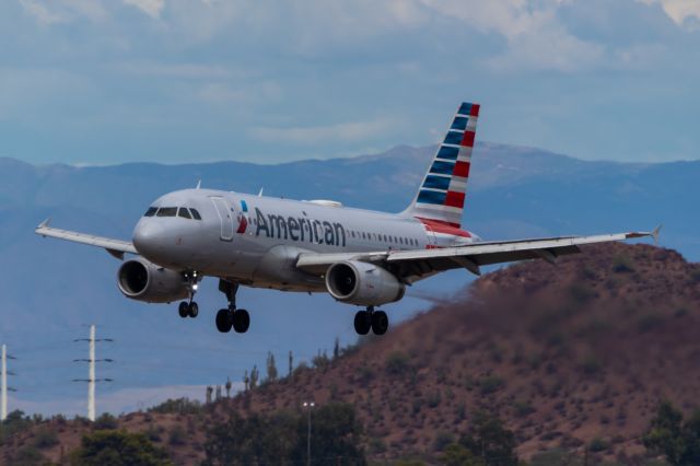 Airbus A319 (N829AW) - American Airlines A319 landing at PHX on 9/10/22. Taken with a Canon 850D and Tamron 150-600mm G2 lens.