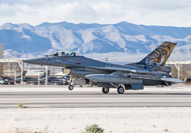 Lockheed F-16 Fighting Falcon (N671) - Royal Norwegian Air Force F-16MLU returning from a Red Flag 15-2 mission.