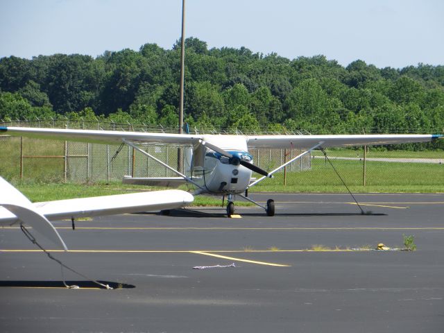 Cessna Skyhawk —