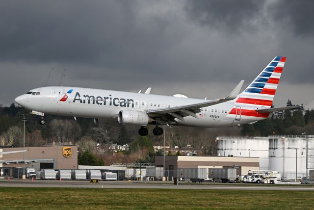 Boeing 737-800 (N309PC)